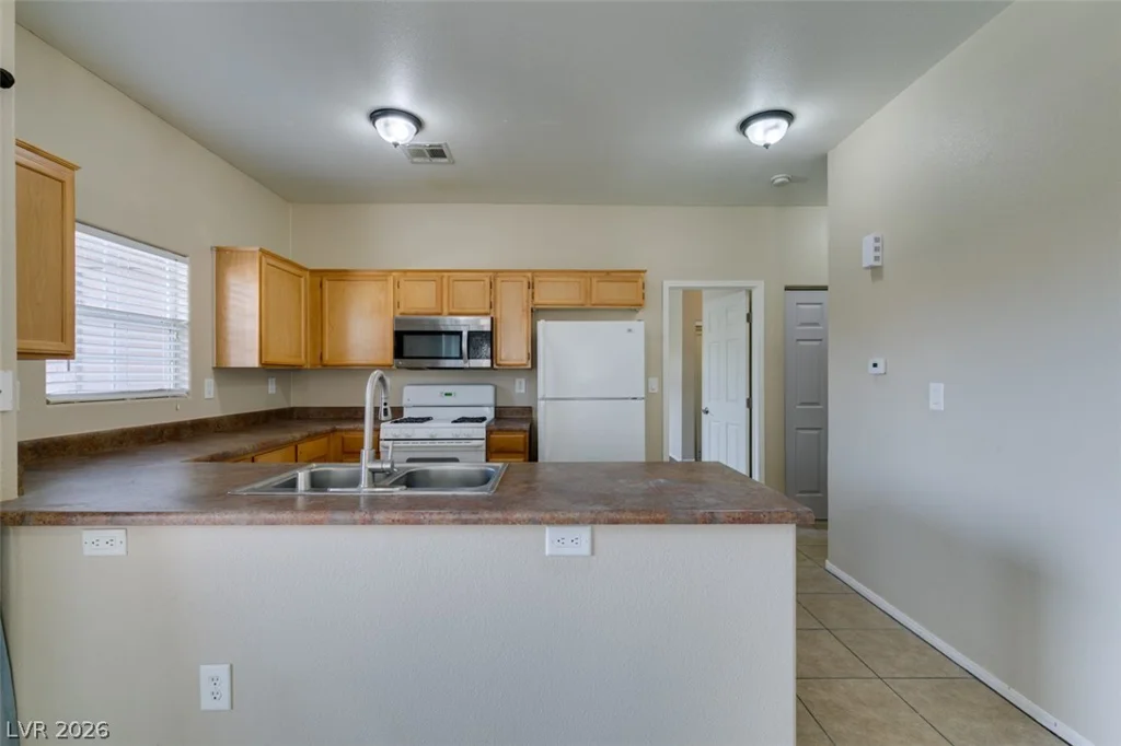 3812 Ormond Beach, Las Vegas, NV 89129