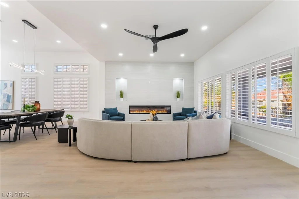 2528 Sunup, Las Vegas, NV 89134