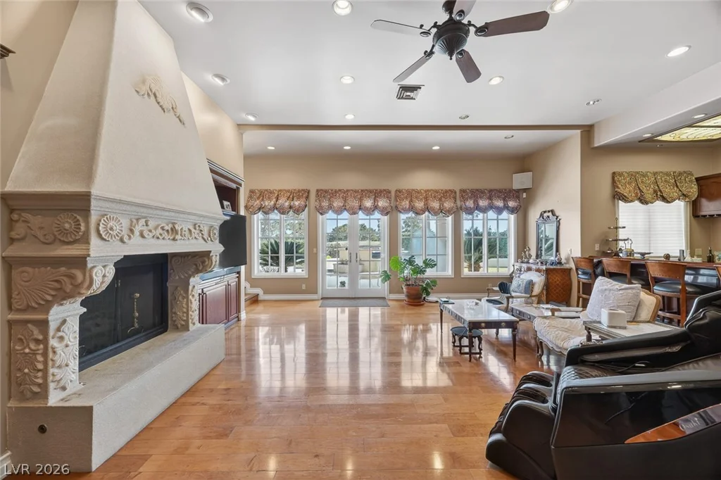 22 Burning Tree, Las Vegas, NV 89113