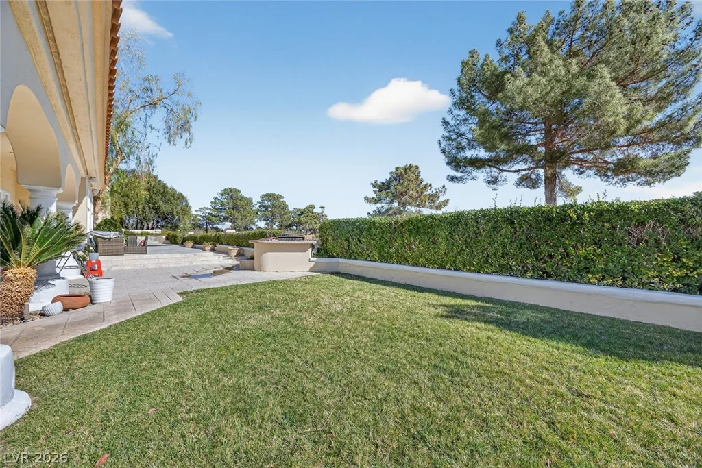 22 Burning Tree, Las Vegas, NV 89113