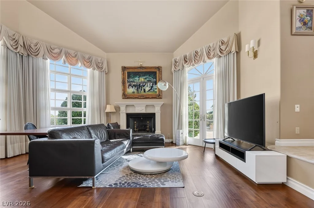 22 Burning Tree, Las Vegas, NV 89113
