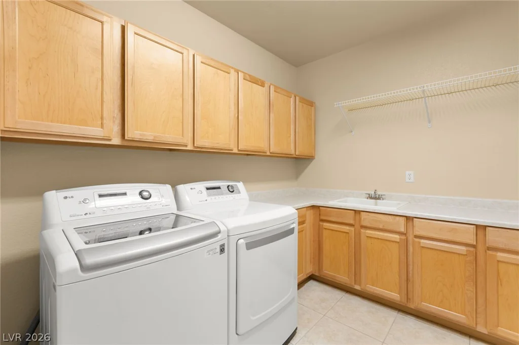 8054 Planting Fields, Las Vegas, NV 89117