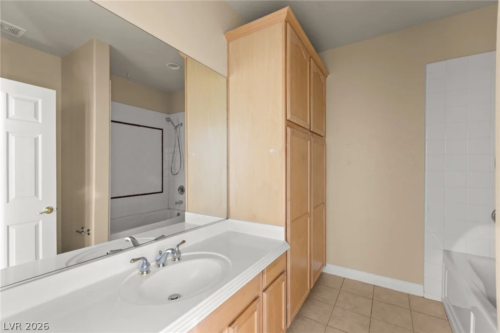 8054 Planting Fields, Las Vegas, NV 89117