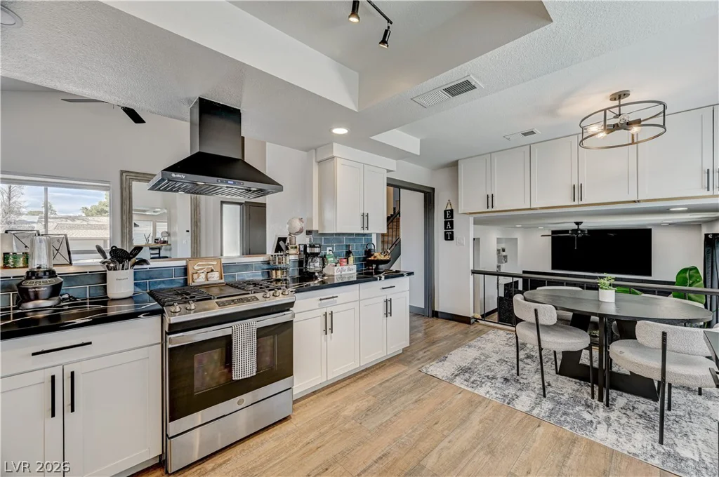 4372 Alderbrook, Las Vegas, NV 89103