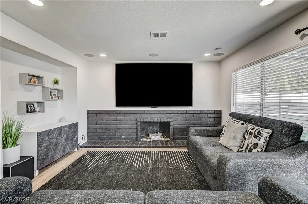 4372 Alderbrook, Las Vegas, NV 89103