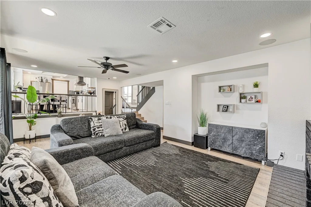 4372 Alderbrook, Las Vegas, NV 89103