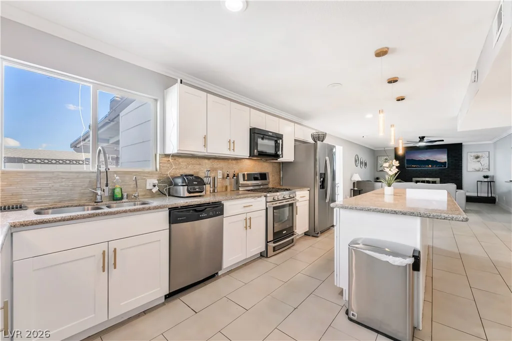 5242 Jane, Las Vegas, NV 89119