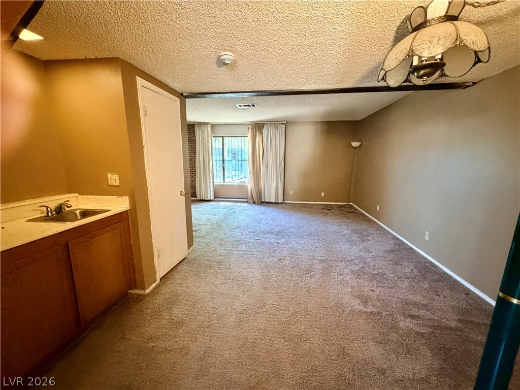 4563 Kenmare, Las Vegas, NV 89121