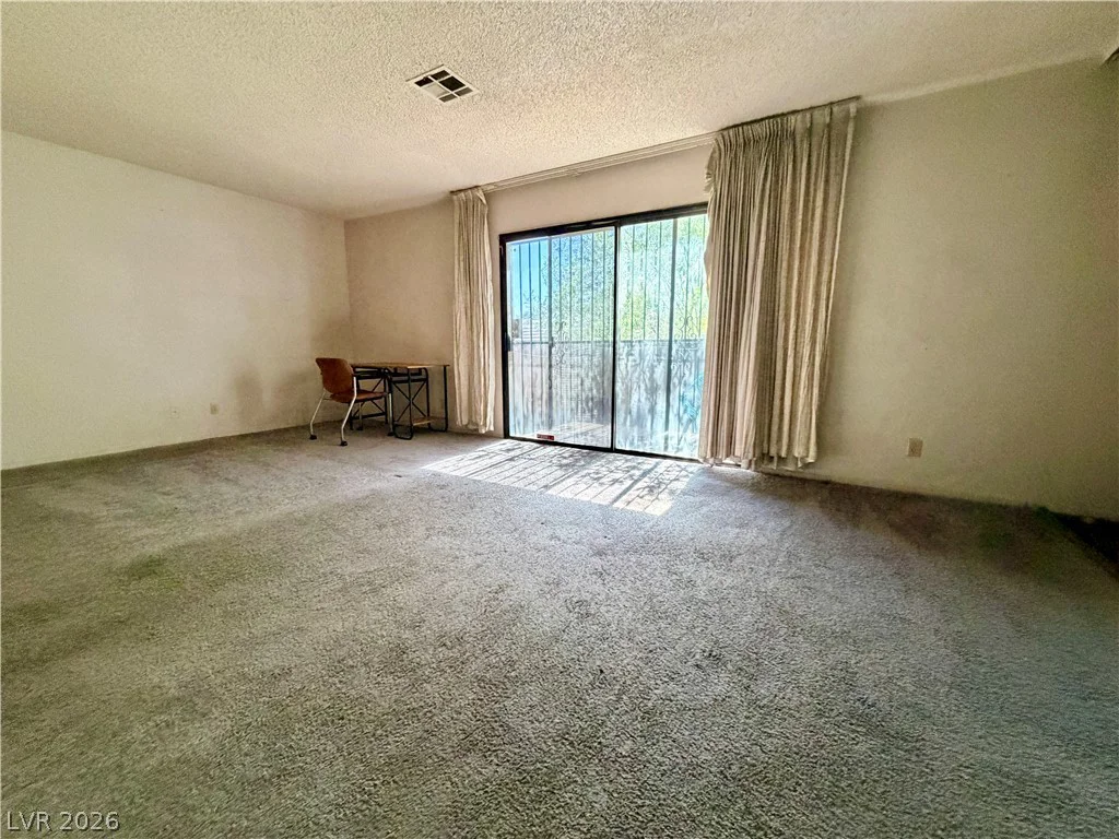 4563 Kenmare, Las Vegas, NV 89121