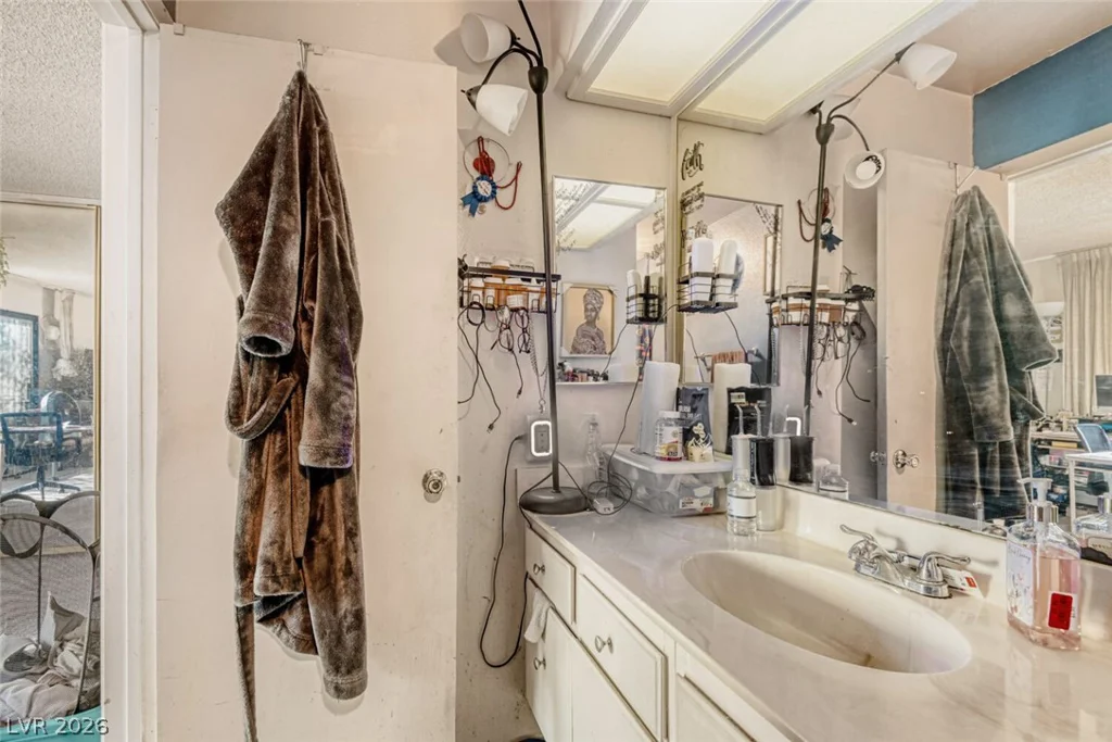4563 Kenmare, Las Vegas, NV 89121