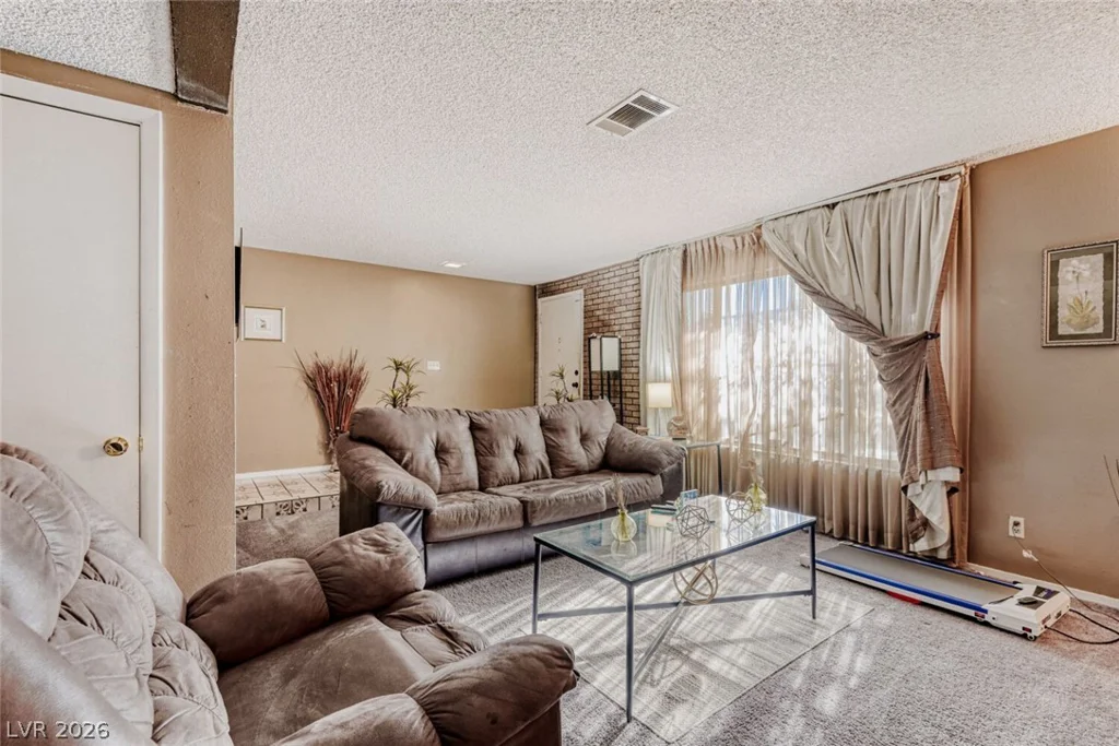 4563 Kenmare, Las Vegas, NV 89121