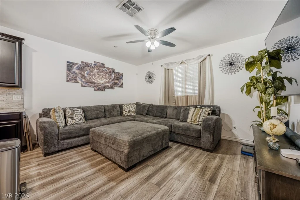 828 Grand Country, North Las Vegas, NV 89086