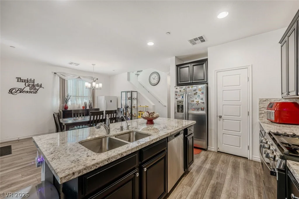 828 Grand Country, North Las Vegas, NV 89086