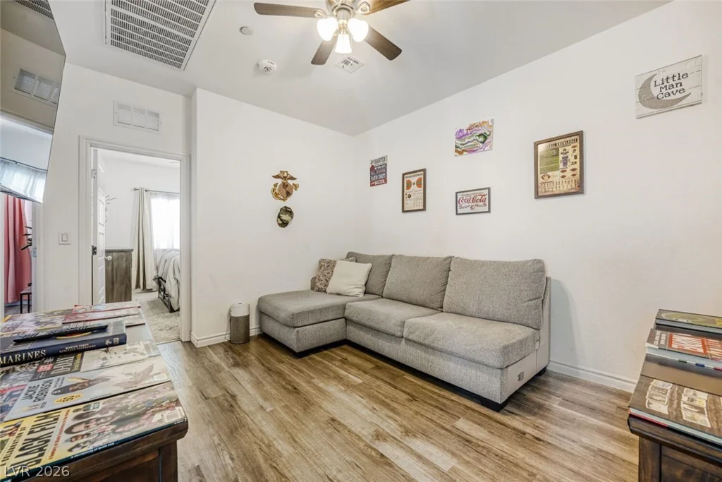 828 Grand Country, North Las Vegas, NV 89086