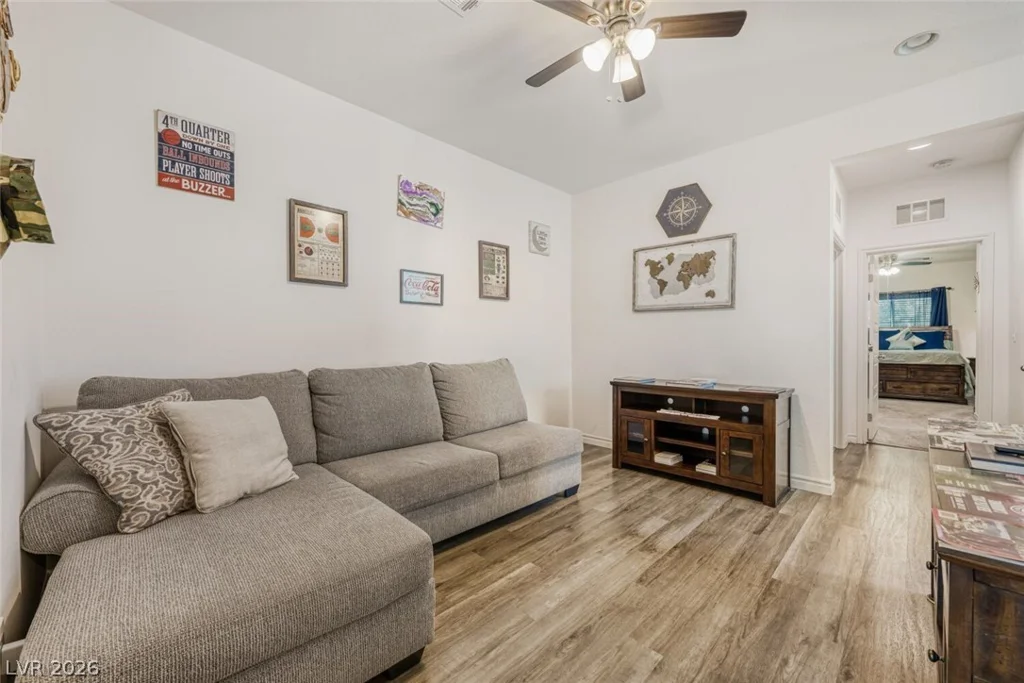 828 Grand Country, North Las Vegas, NV 89086