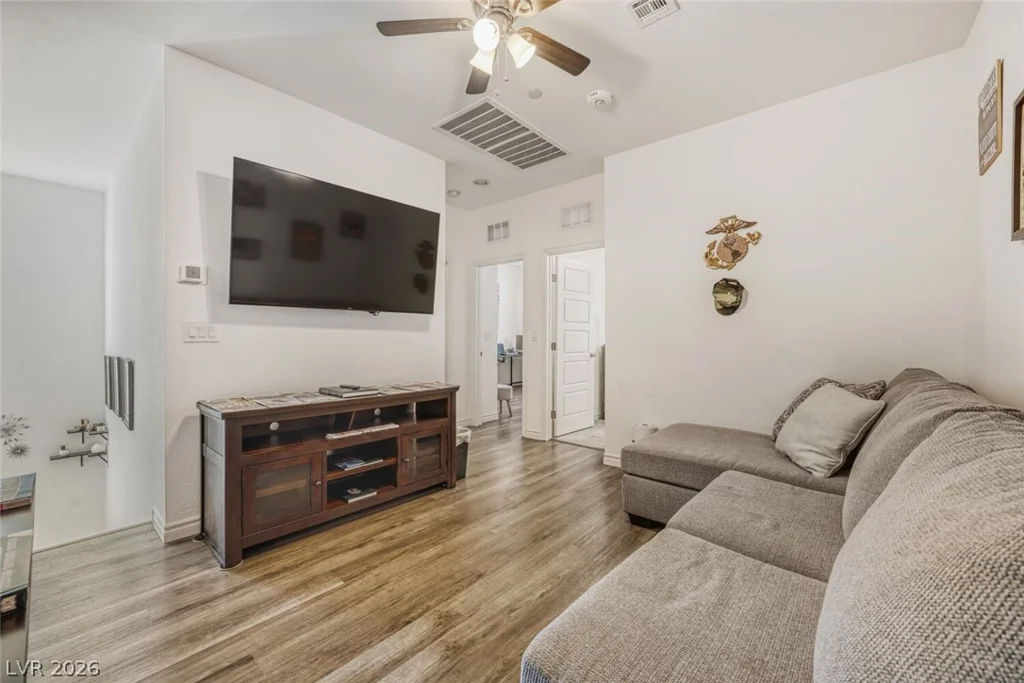 828 Grand Country, North Las Vegas, NV 89086