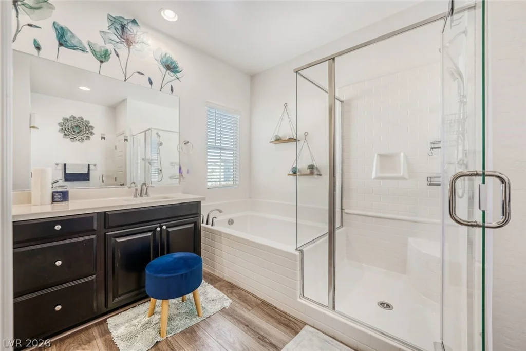 828 Grand Country, North Las Vegas, NV 89086
