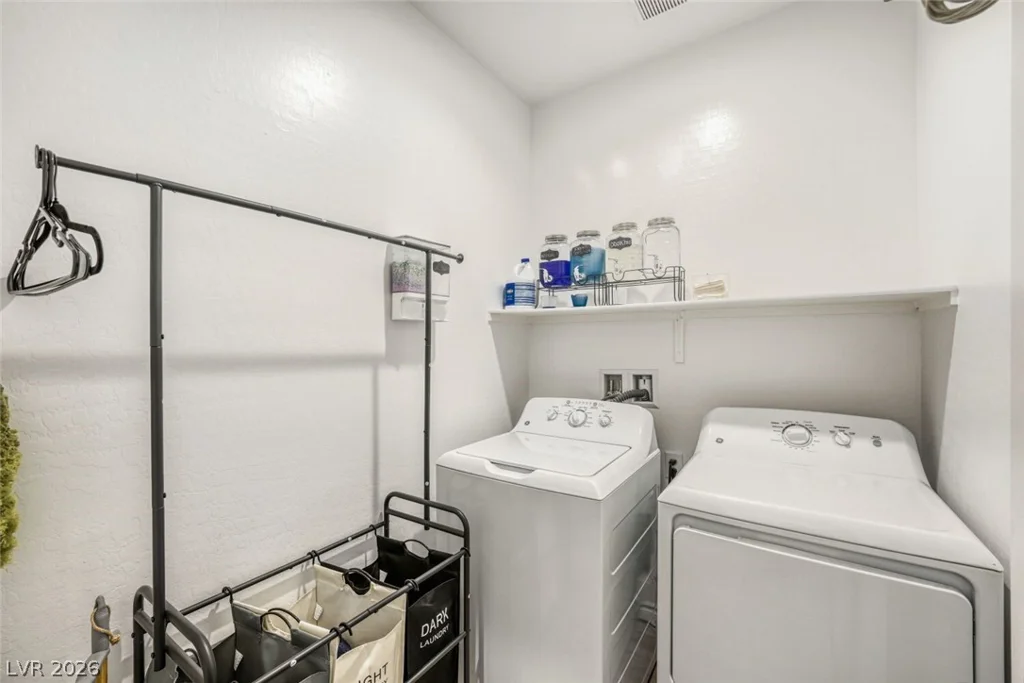 828 Grand Country, North Las Vegas, NV 89086
