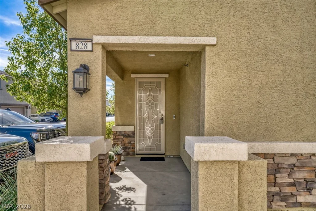 828 Grand Country, North Las Vegas, NV 89086