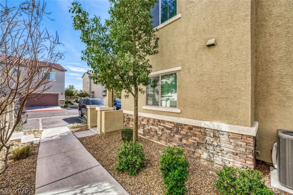 828 Grand Country, North Las Vegas, NV 89086
