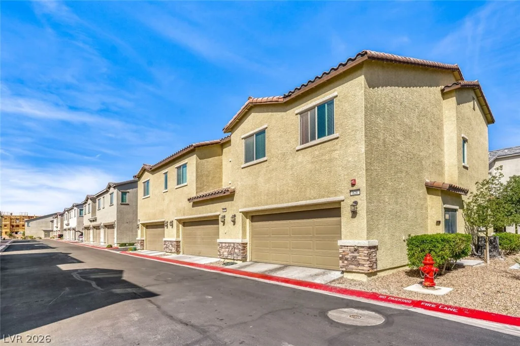 828 Grand Country, North Las Vegas, NV 89086