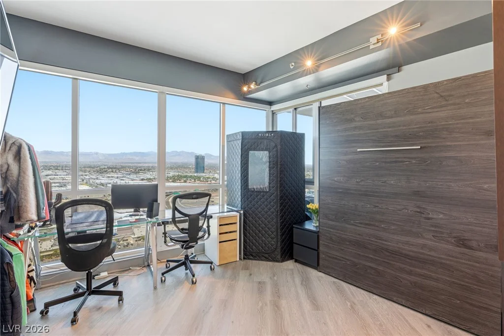 4575 Dean Martin, Las Vegas, NV 89103