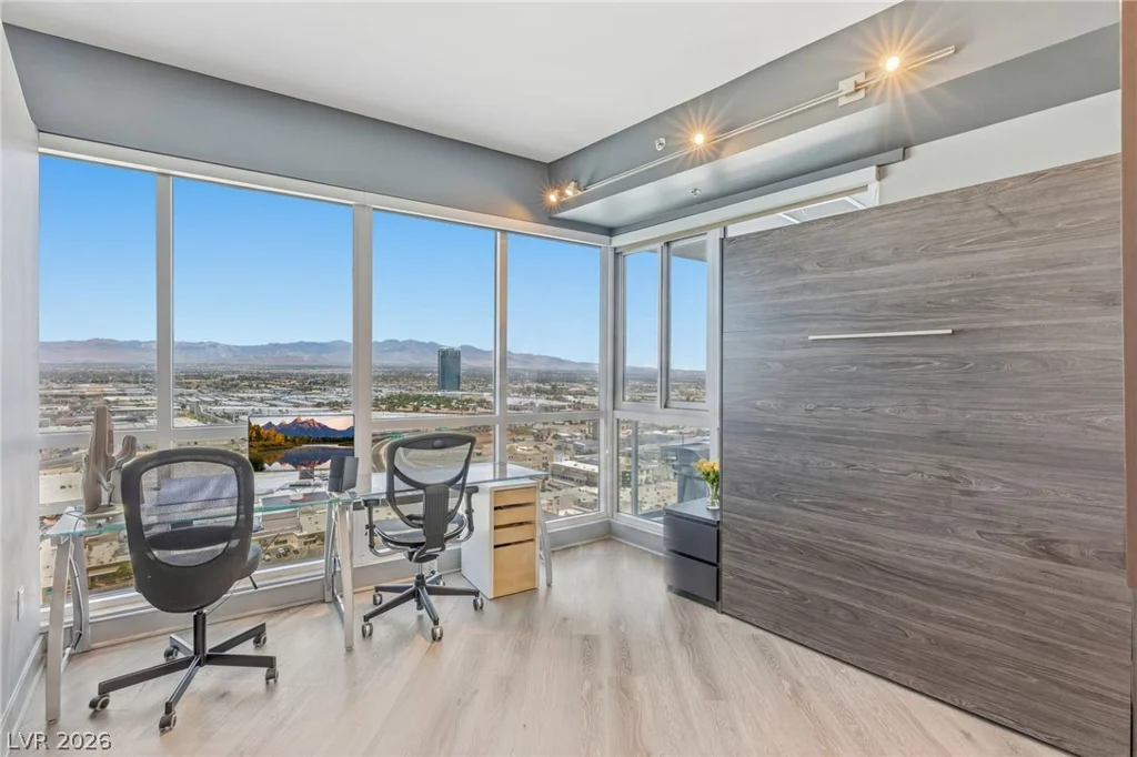 4575 Dean Martin, Las Vegas, NV 89103
