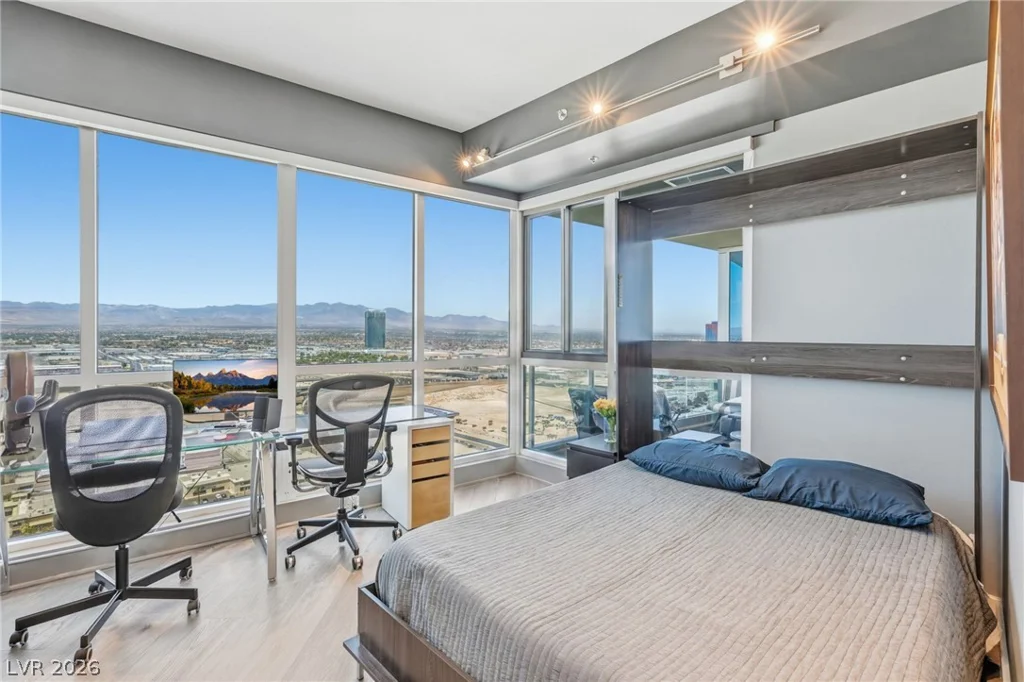 4575 Dean Martin, Las Vegas, NV 89103