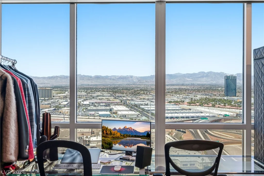 4575 Dean Martin, Las Vegas, NV 89103