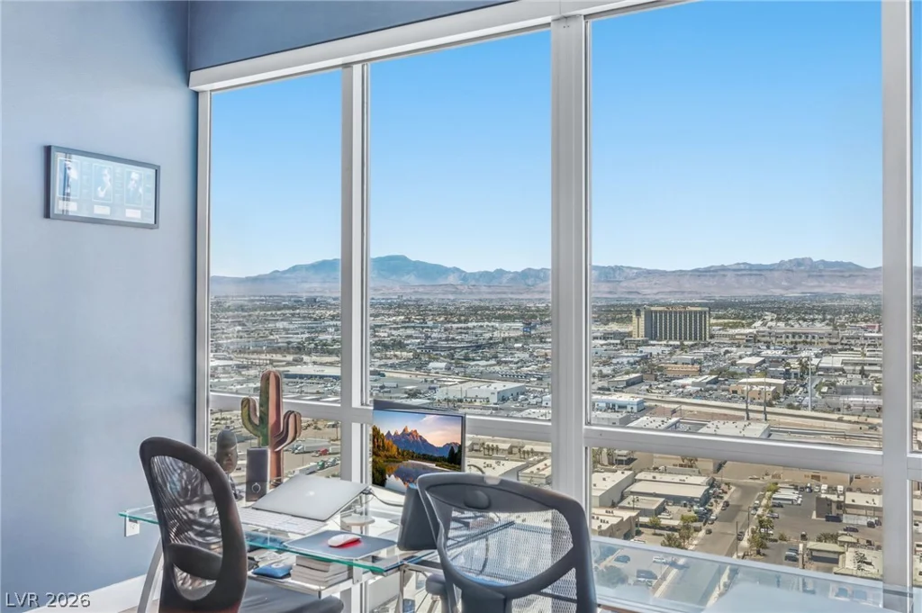 4575 Dean Martin, Las Vegas, NV 89103