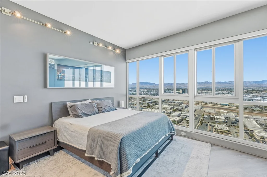 4575 Dean Martin, Las Vegas, NV 89103