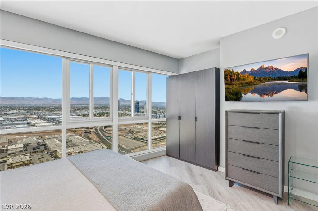 4575 Dean Martin, Las Vegas, NV 89103