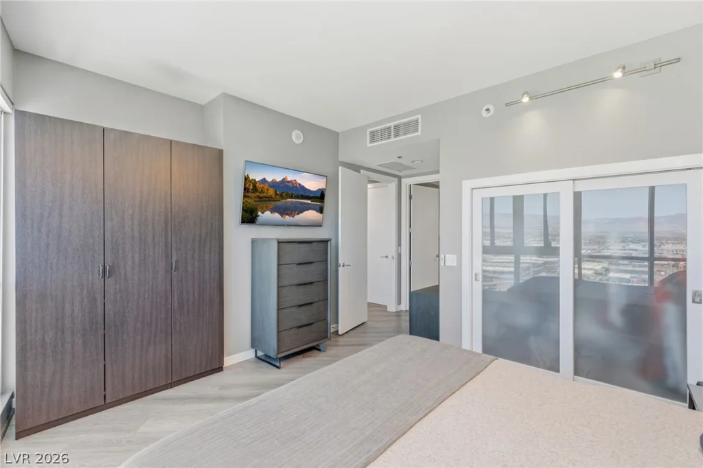 4575 Dean Martin, Las Vegas, NV 89103