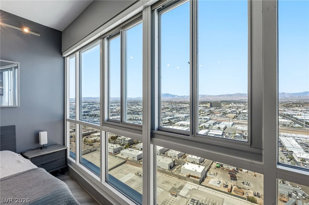4575 Dean Martin, Las Vegas, NV 89103