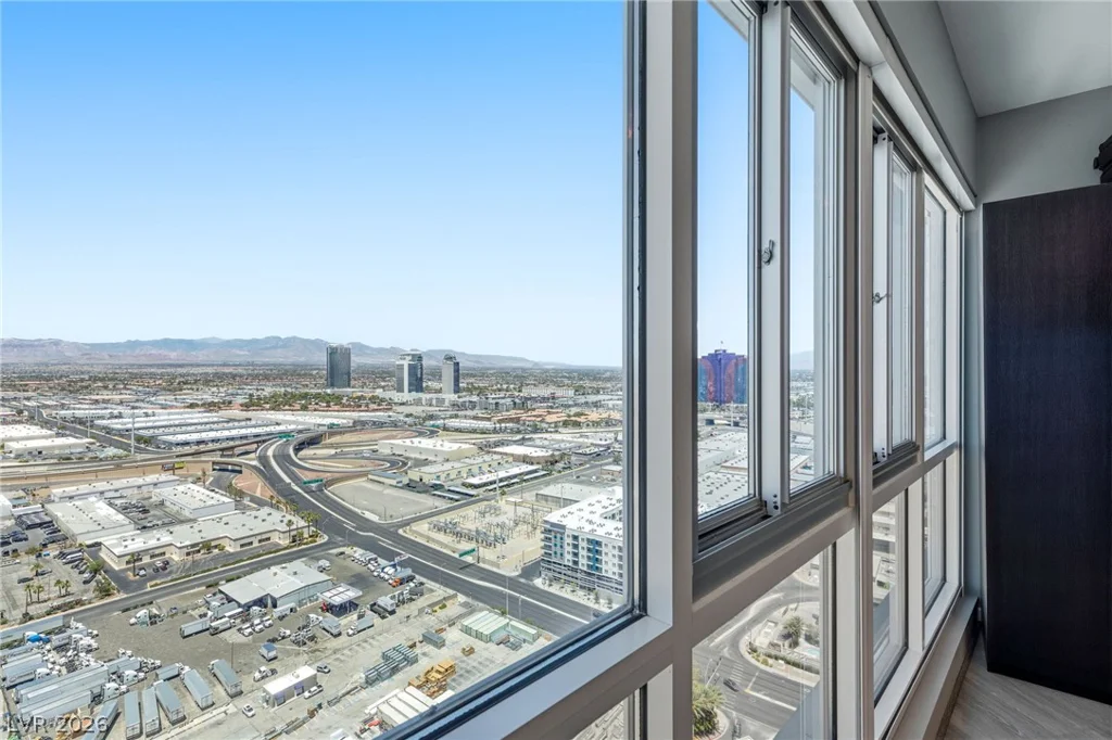 4575 Dean Martin, Las Vegas, NV 89103