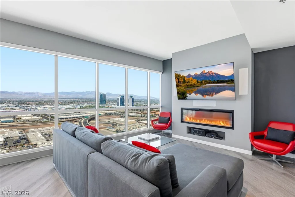 4575 Dean Martin, Las Vegas, NV 89103