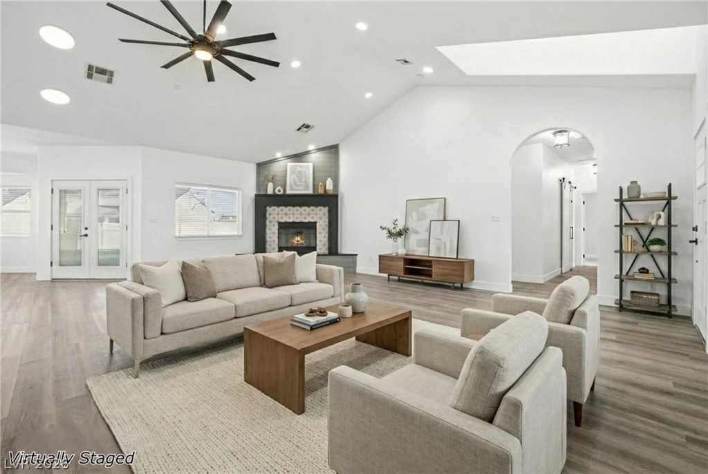 1352 Lake Valley, Logandale, NV 89021