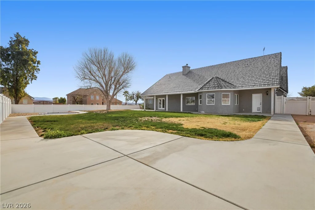 1352 Lake Valley, Logandale, NV 89021