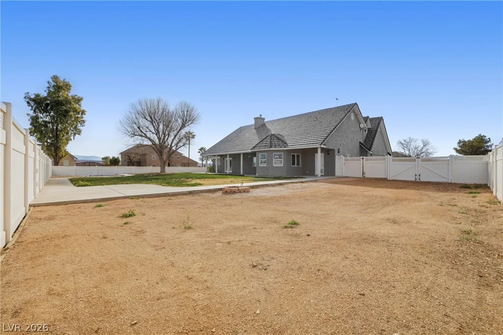 1352 Lake Valley, Logandale, NV 89021