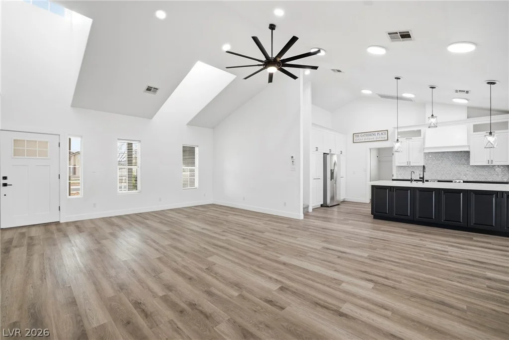 1352 Lake Valley, Logandale, NV 89021