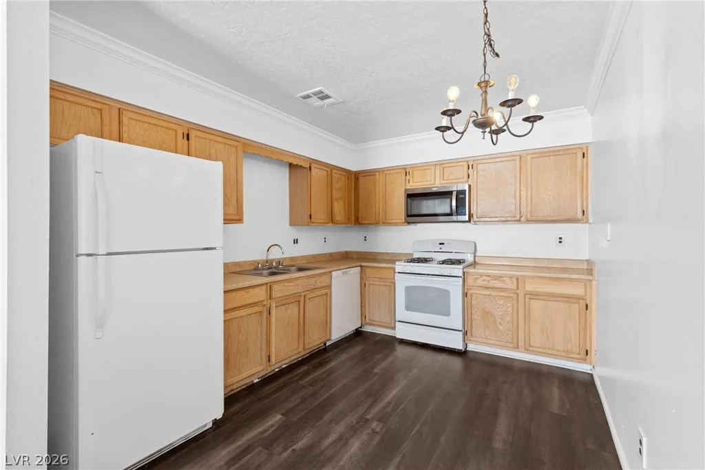 2132 Chertsey, Las Vegas, NV 89108