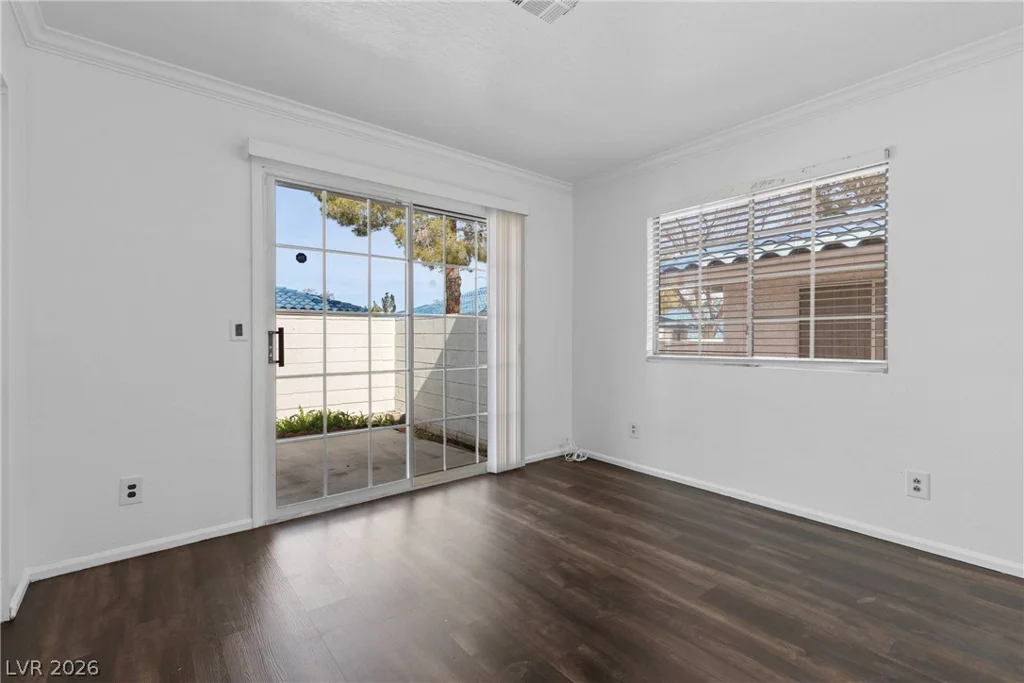 2132 Chertsey, Las Vegas, NV 89108
