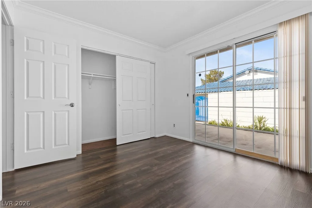 2132 Chertsey, Las Vegas, NV 89108