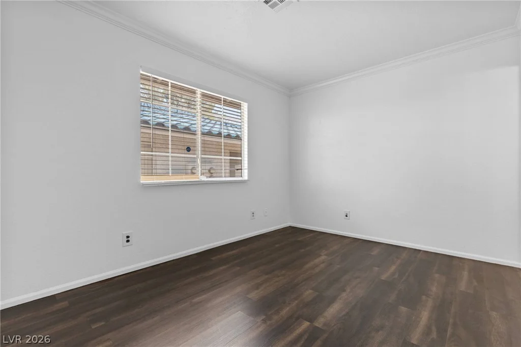 2132 Chertsey, Las Vegas, NV 89108