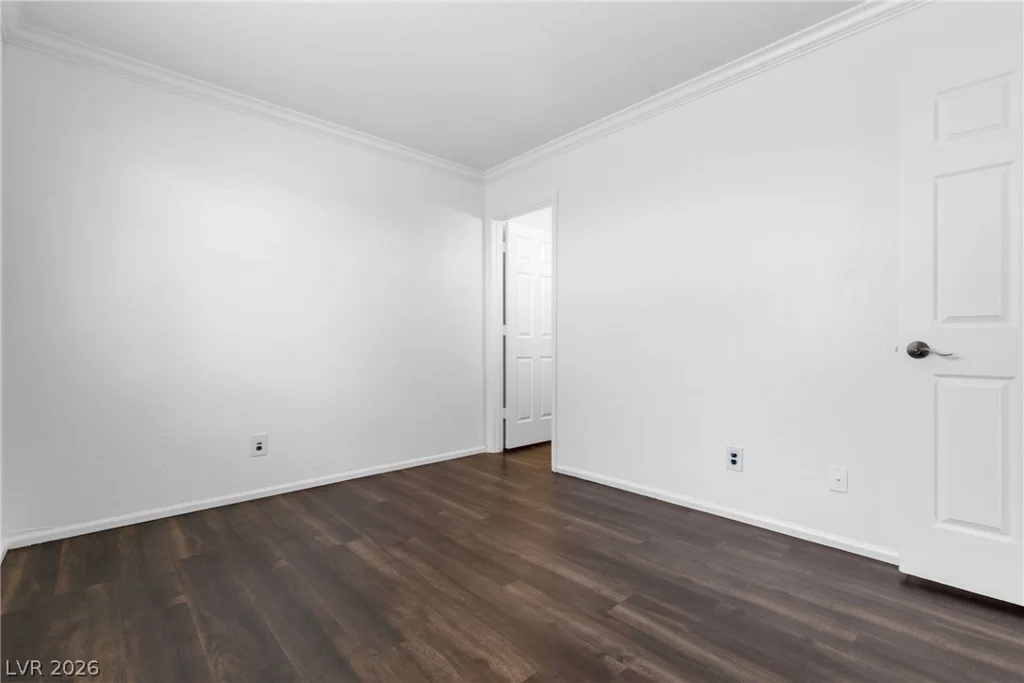 2132 Chertsey, Las Vegas, NV 89108