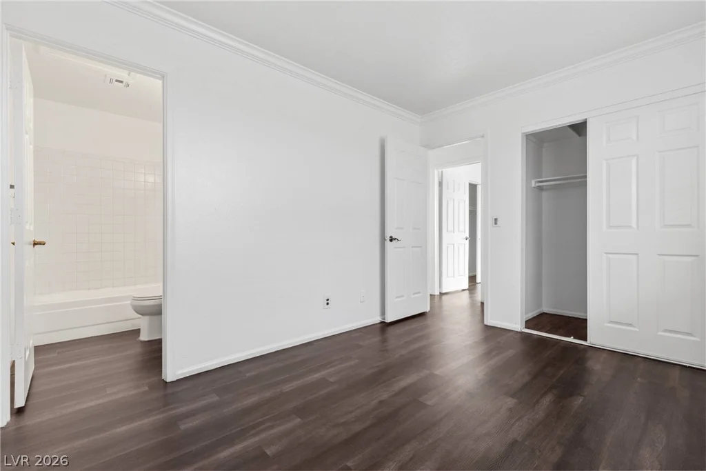 2132 Chertsey, Las Vegas, NV 89108