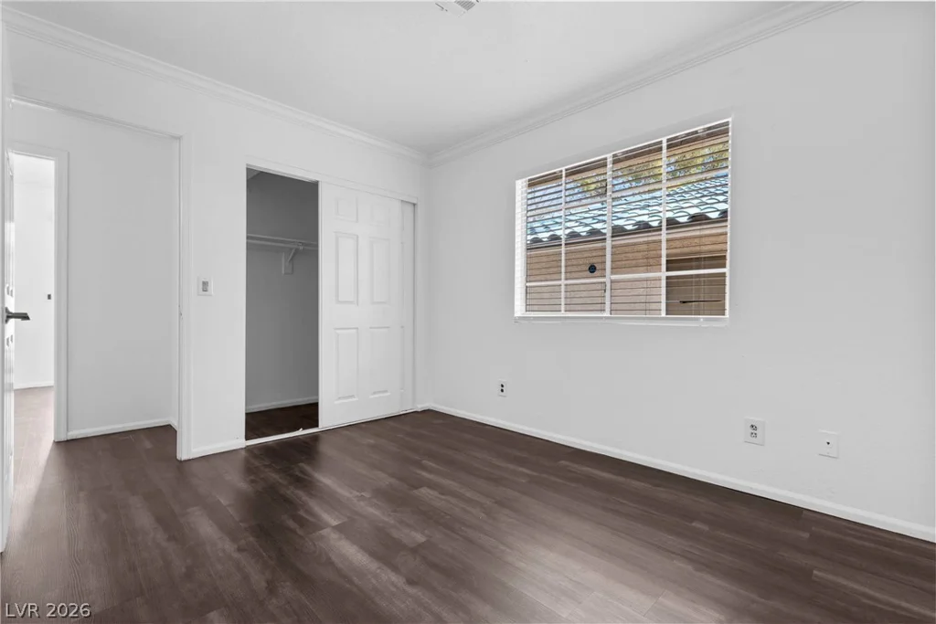 2132 Chertsey, Las Vegas, NV 89108