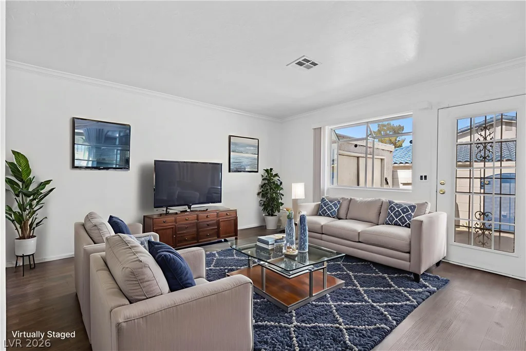 2132 Chertsey, Las Vegas, NV 89108