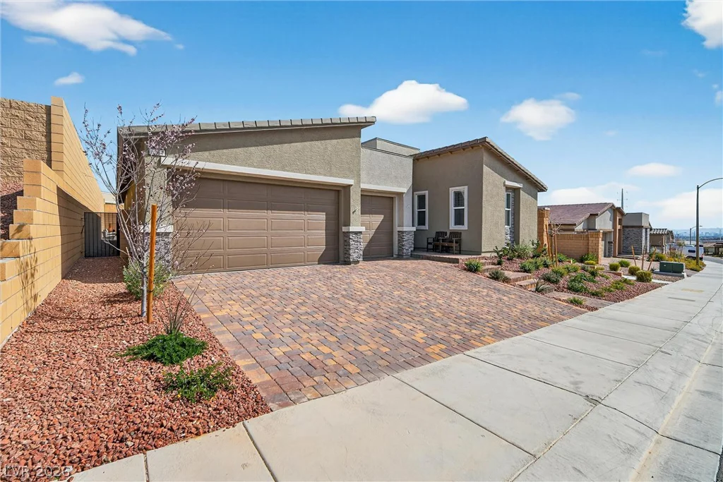6134 Avery Pointe, Las Vegas, NV 89166