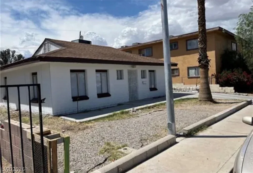 2417 Saint George, North Las Vegas, NV 89030